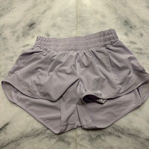 Lululemon Hotty Hot Low-Rise Lined Short 2.5”